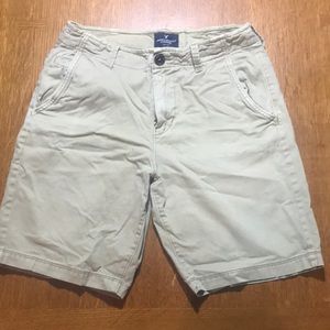 Men’s 29 American Eagle Khaki Shorts